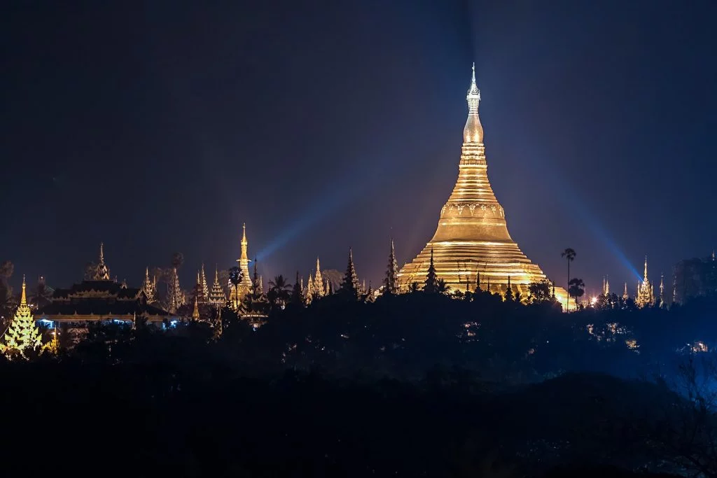 Shwedogon nocą,Birma,pagoda,Myanmar